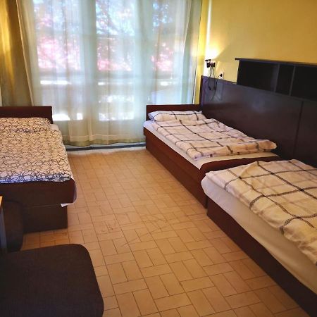Beach Club Panzio Es Camping Lejlighedshotel Zamárdi Eksteriør billede